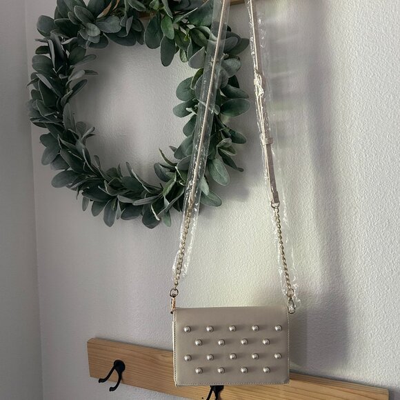 Betsey Johnson Pearl Bag & Card Holder - Picture 1 of 13